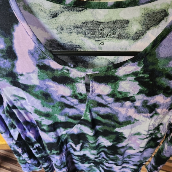 Cuddl Duds keyhole tie dye shirt - Picture 5 of 8